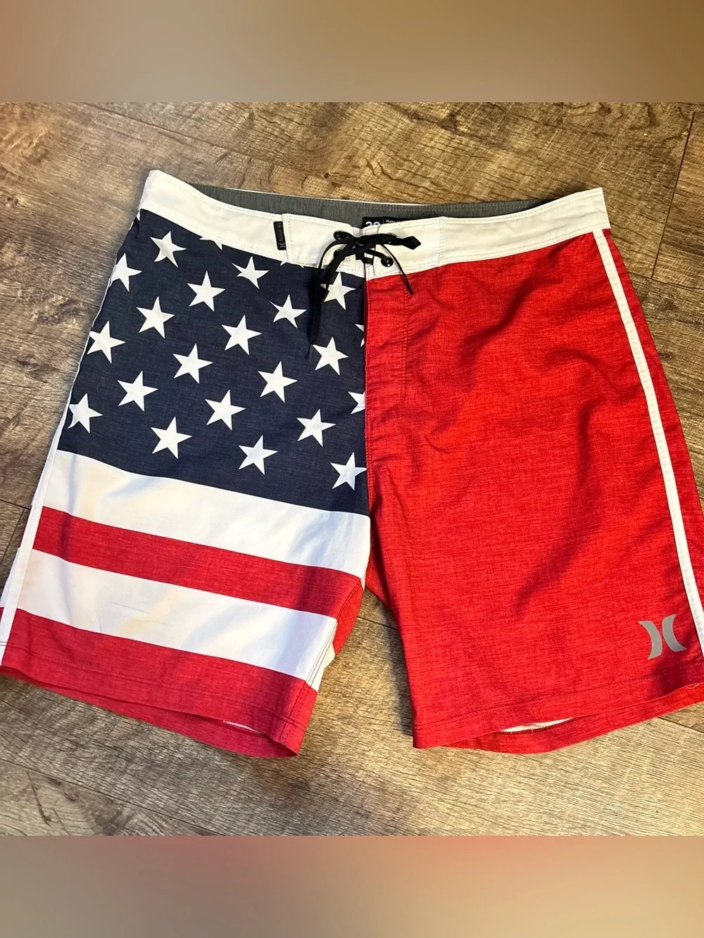 Men’s Hurley American Flag swim trunks - Picture 1 of 6
